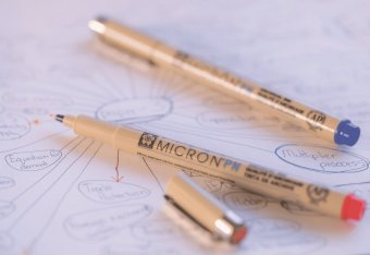 Набор капиллярных ручек Pigma Micron PN 3шт (0.4мм-0.5мм) черный, синий, красный